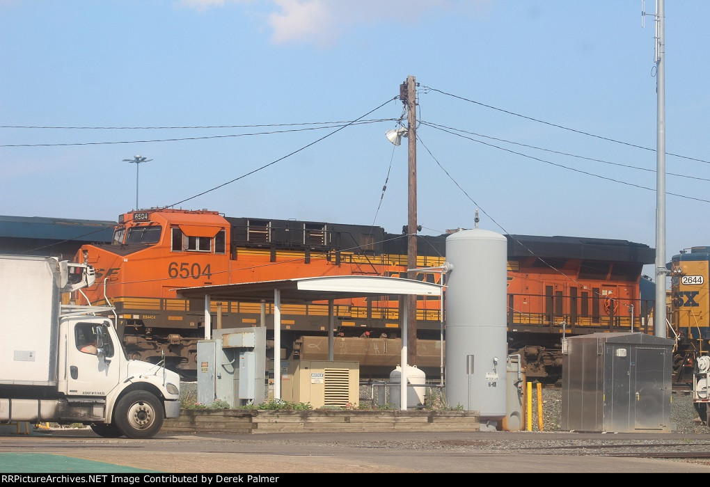 BNSF 6504 at Curtis Bay